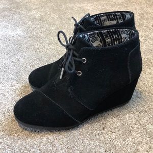 Toms black wedge booties